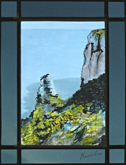 falaise, côte d' Albatre, vitrail (stained glass) de Bosselin peintre verrier à Fécamp, Normandie, pays de caux